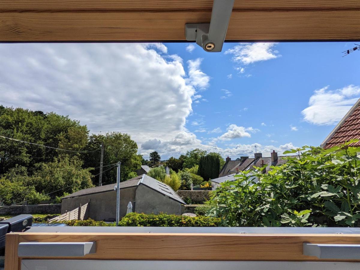 VIEUX PASSAGE, Maison avec cour privée à 150 m du PORT et de la PLAGE Plouhinec  Exterior foto