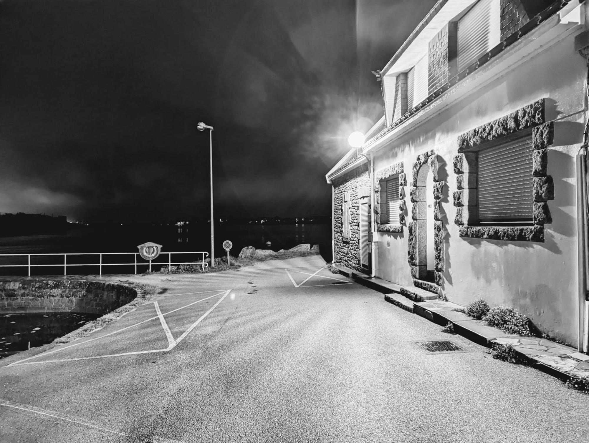 VIEUX PASSAGE, Maison avec cour privée à 150 m du PORT et de la PLAGE Plouhinec  Exterior foto