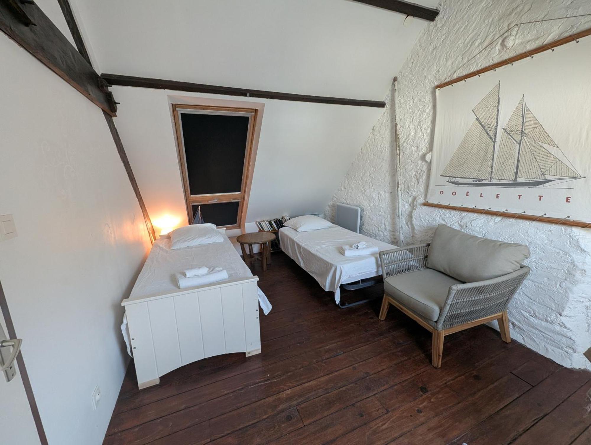 VIEUX PASSAGE, Maison avec cour privée à 150 m du PORT et de la PLAGE Plouhinec  Exterior foto